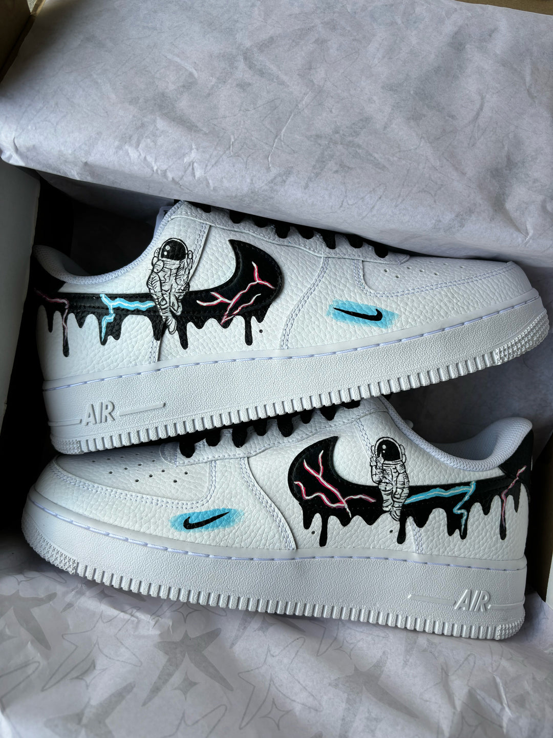 Custom Air Force 1 White Astronaut And Dripping Paint Design