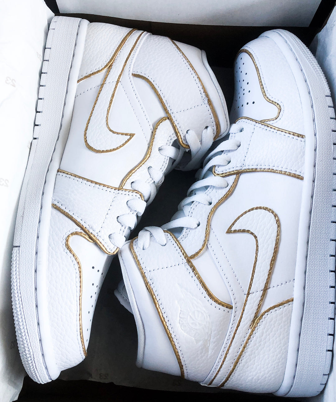 Custom Air Jordan 1 Gold Lines High