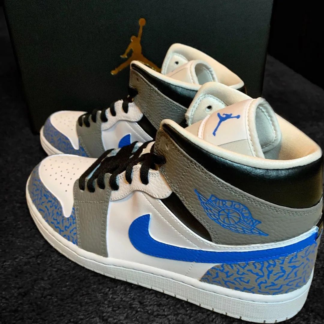 Custom Air Jordan 1 White Gray Blue Crackle Pattern