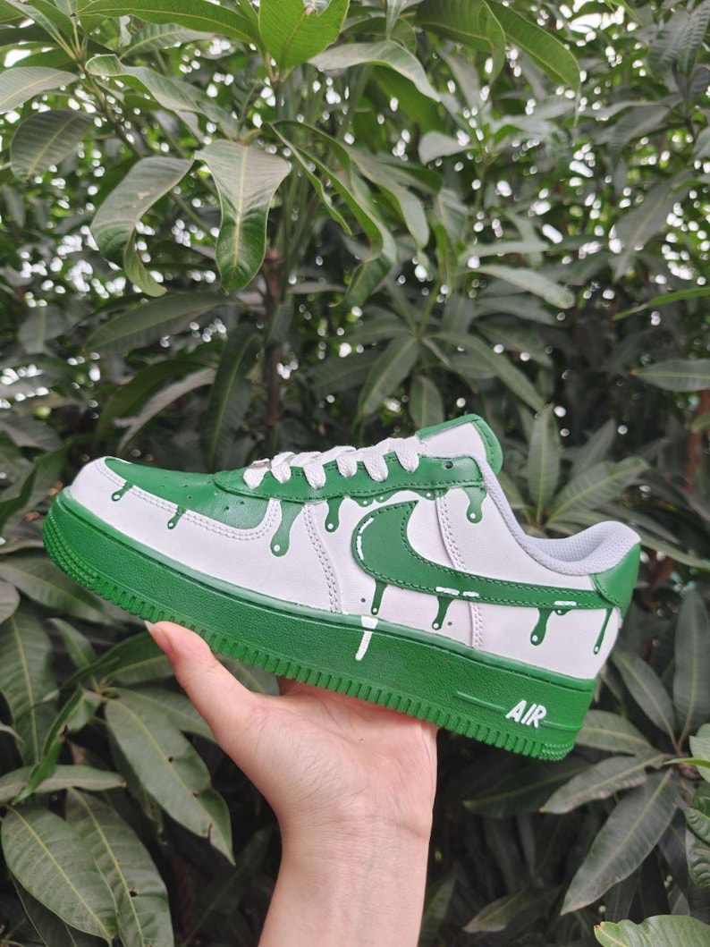 White Dark Green Drip Effect Hand Painted Custom Air Force 1, Trendy Streetwear Personalized Custom Sneakers, Comfortable Casual Fashion Shoes Gift for Men & Women
