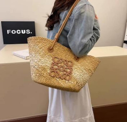 Product Title:
2024 Summer Fashion Handwoven Raffia Straw Tote Bag Multi-color Optional Large Capacity Holiday Beach Shoulder Bag Perfect Match with Custom Air Force 1 Custom Sneakers