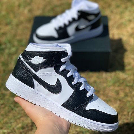 Custom Air Jordan 1 Black White 🐼🤍