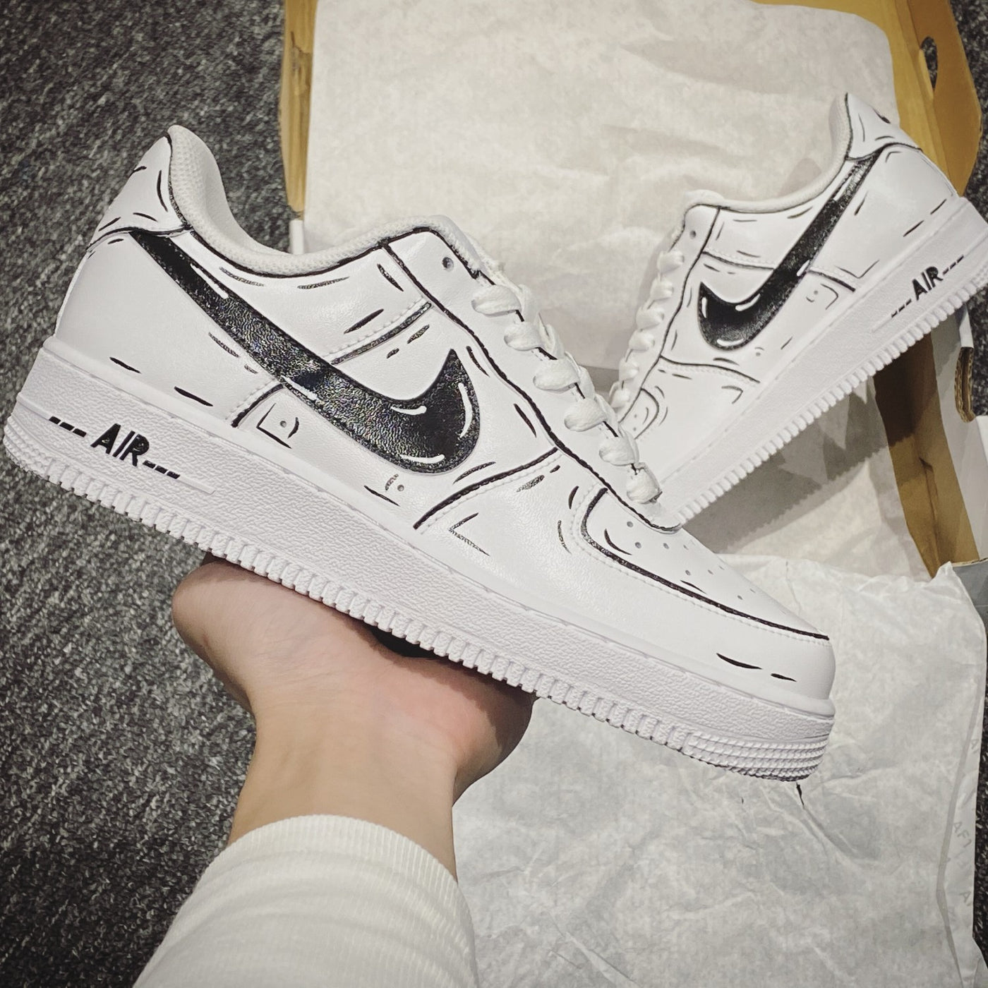 BLACK OUTLINE CUSTOM AIR FORCE 1