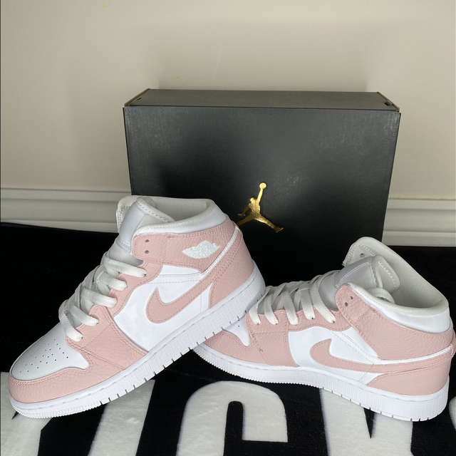 Custom Air Jordan 1 Mid Shell Pink